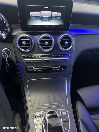 Mercedes-Benz GLC 300 4Matic 9G-TRONIC AMG Line Plus - 13