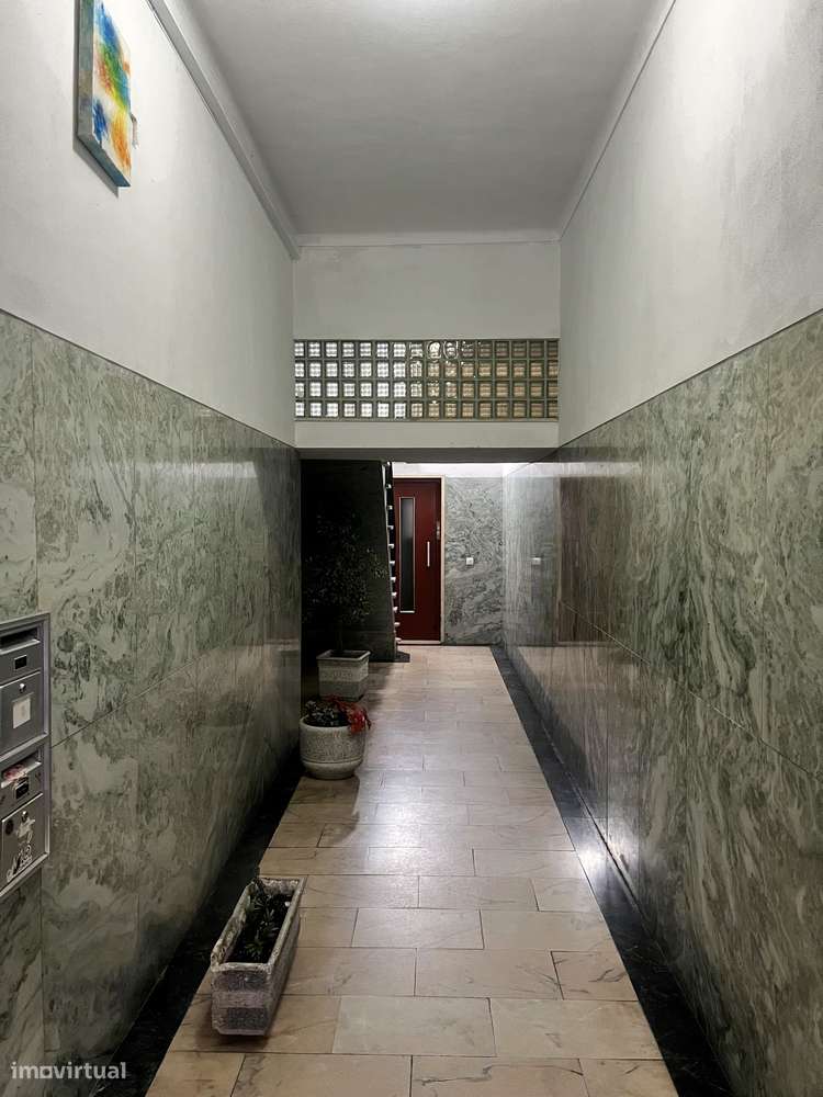 Excelente Apartamento T2 à venda na Avenida Mestre Cid - Grande imagem: 3/16