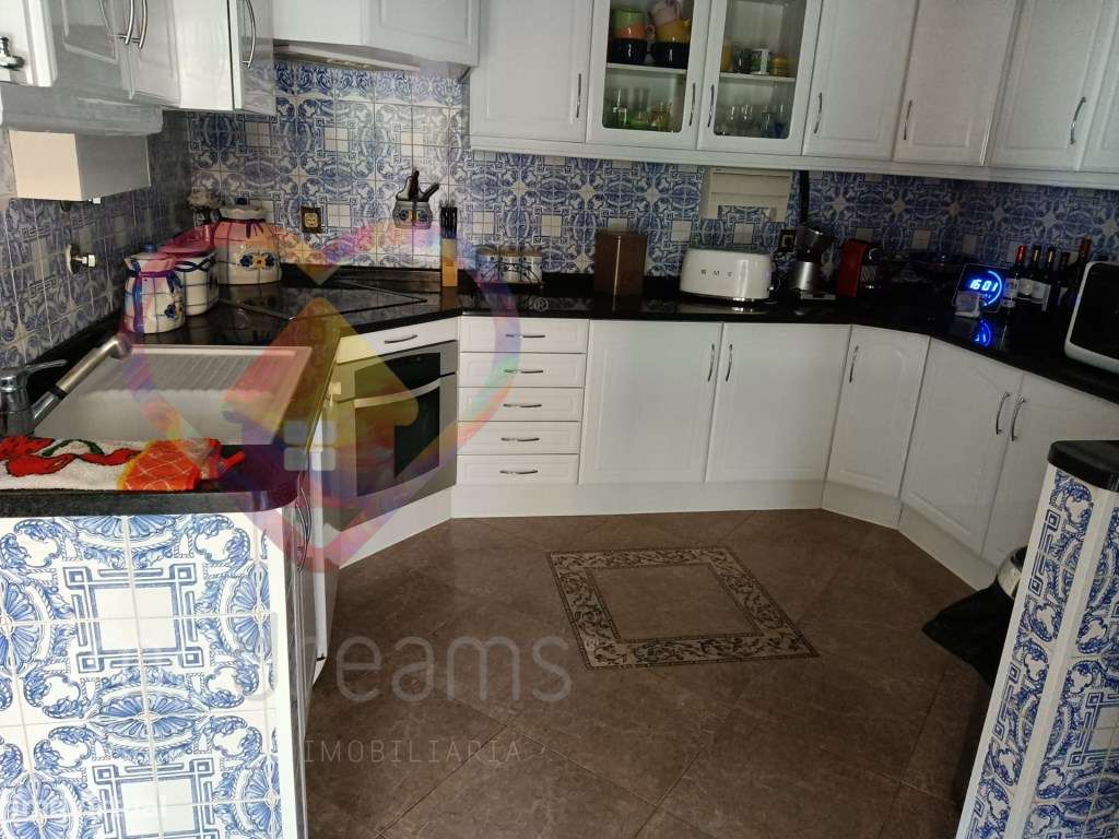 Moradia T6 com piscina + apartamento T1 em Esgueira, Aveiro-26