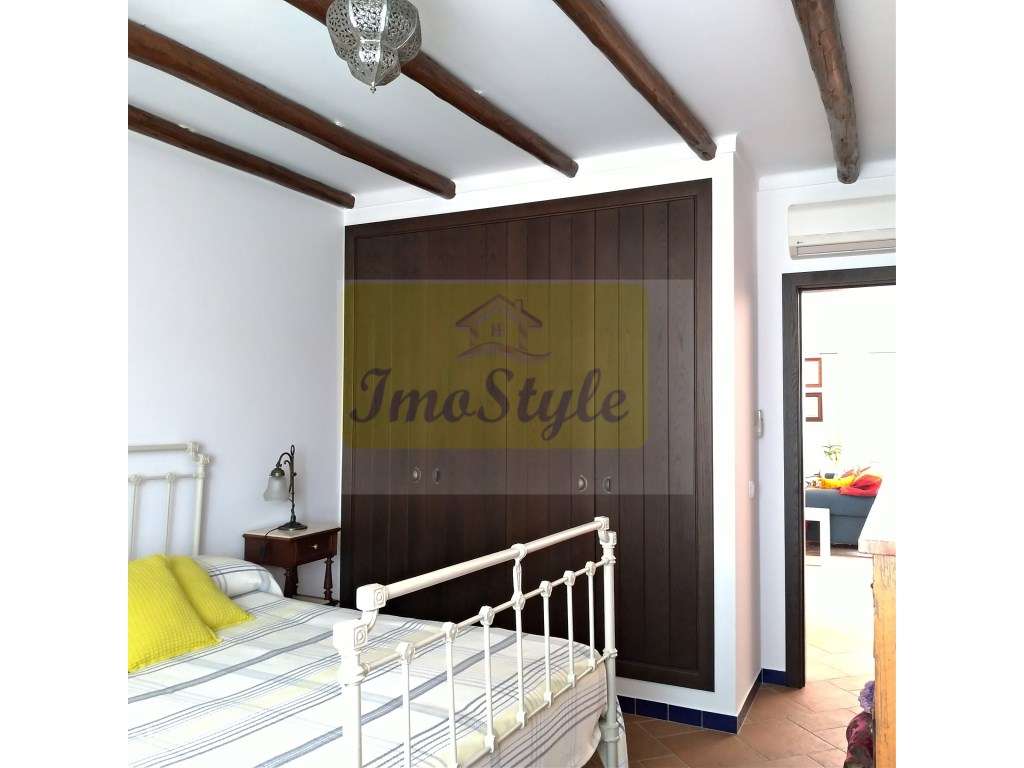 Moradia isolada com cave e apartamento independente em Castro Marim-31