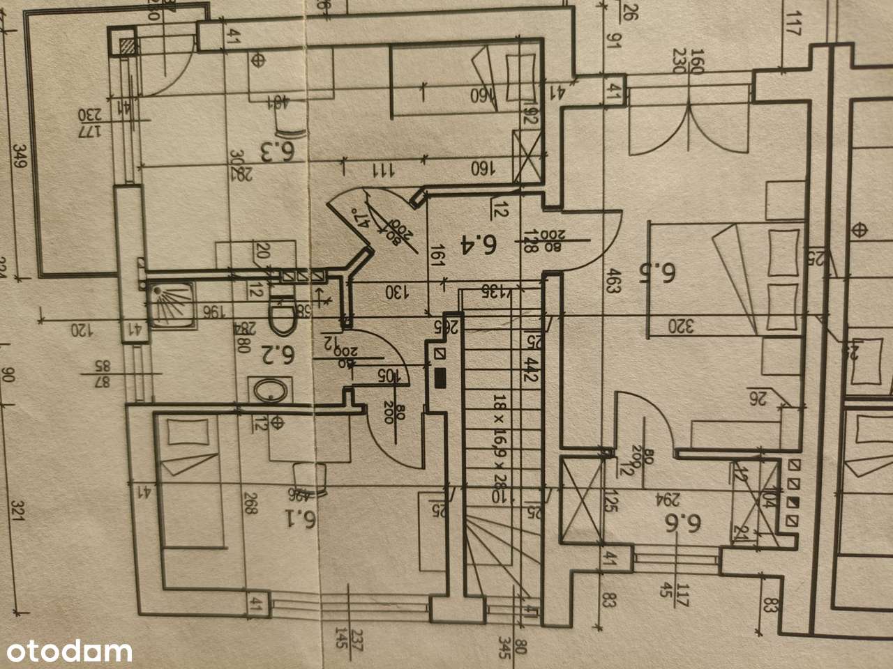Dom w zielonym i cichynm zakątku-15