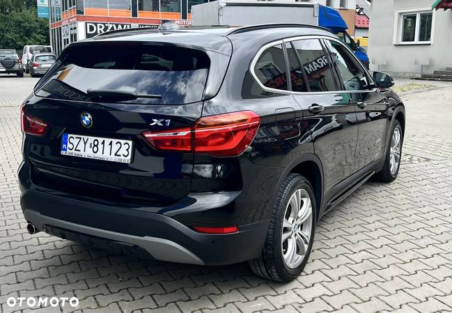 BMW X1 xDrive18d Sport Line - 3