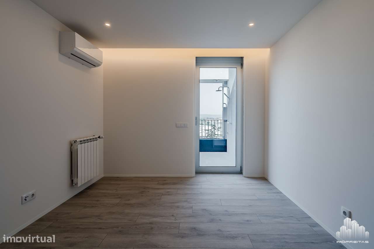 Fantástica Penthouse T4 com três Frentes e um Terraço de 120m2!-29