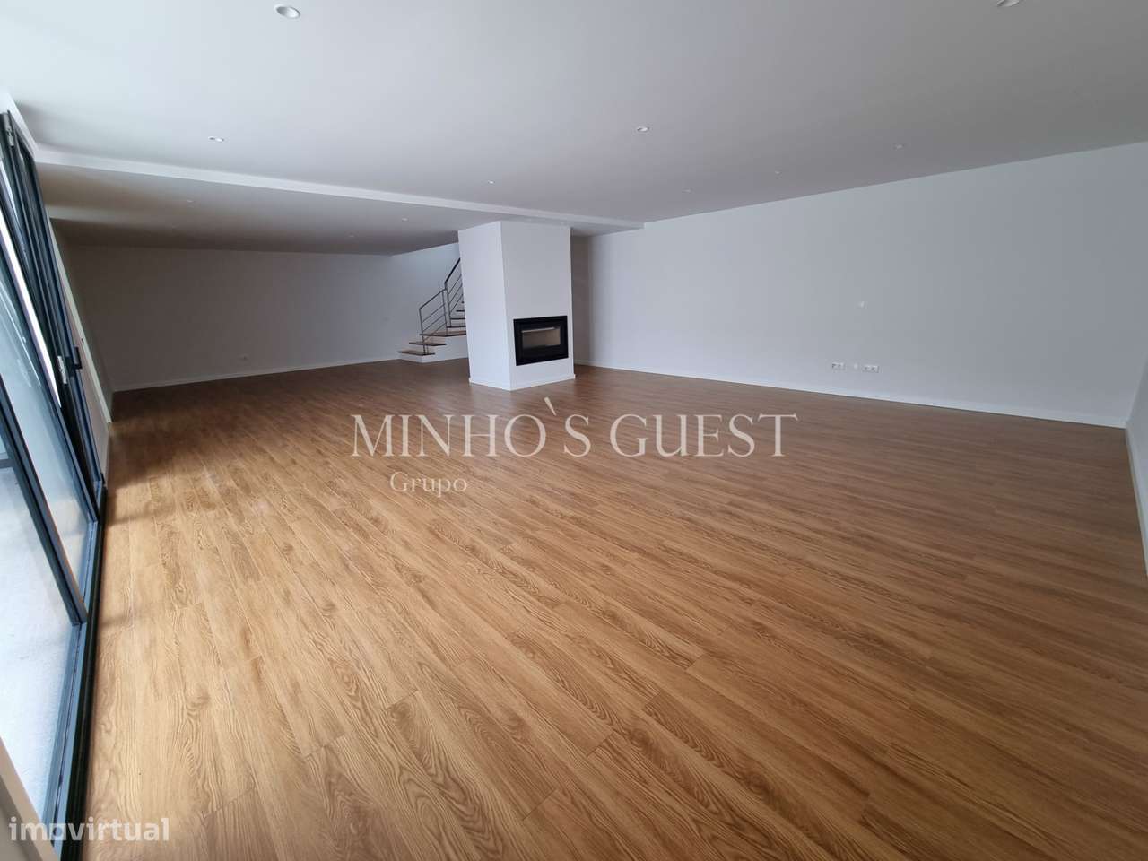 Moradia em Banda c/ 3 Suites e Logradouro - Braga-33