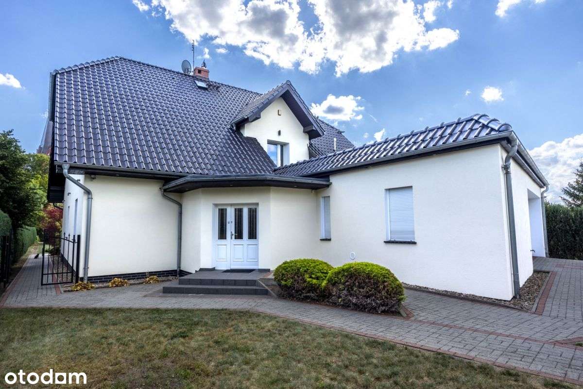 Zachwycająca willa z pięknym ogrodem na Klecinie-19