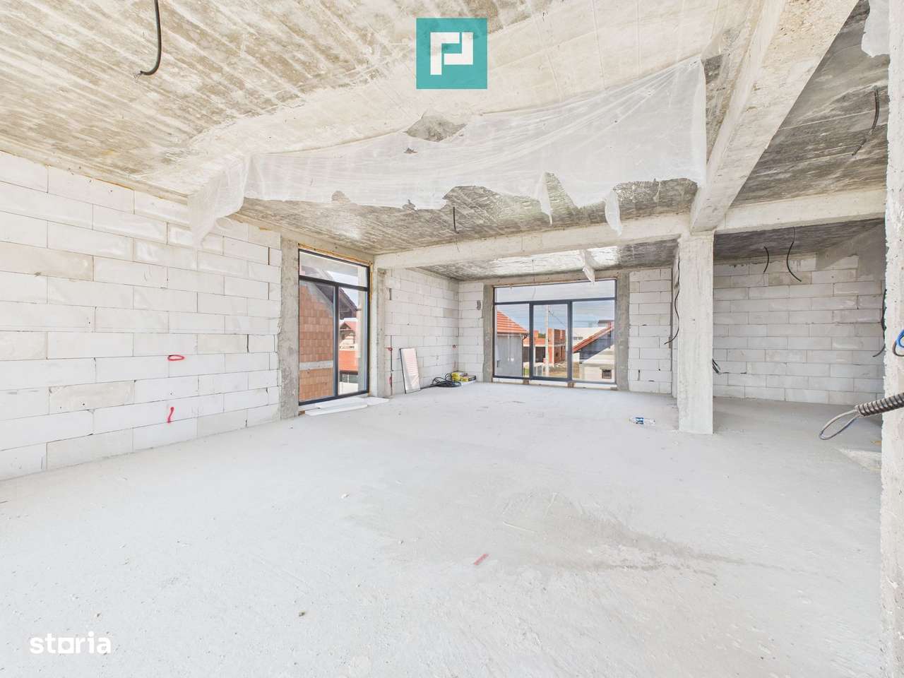 Casa cu etaj la gri in Zimandul Nou - Imagine principală: 3/14