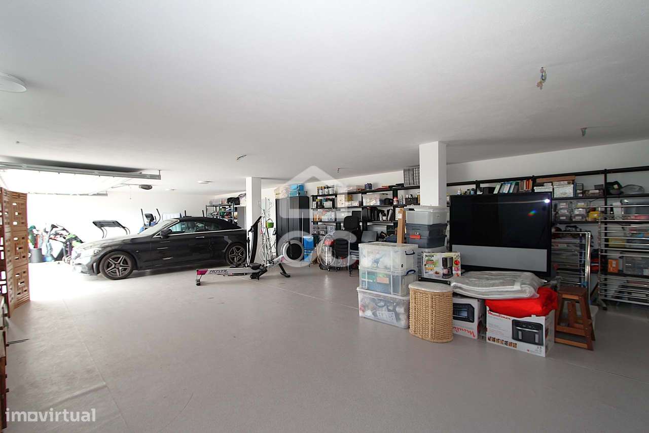 Moradia T3 com piscina, terraço e garagem ampla em Alcantarilha-34