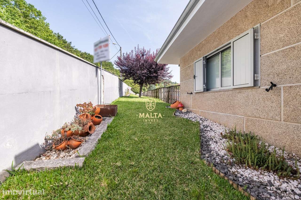 Moradia de Sonho na zona da Falperra!-23