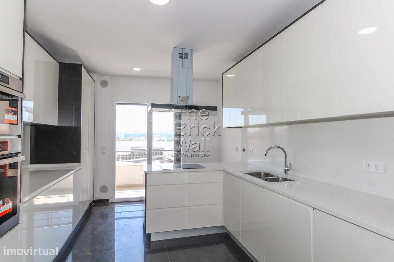 Apartamento T2 nas Colinas do Cruzeiro com box