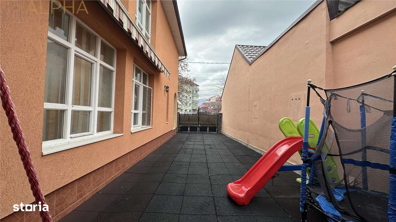 Vila Impunatoare cu 13 Camere – Ideala pentru Clinica, After-School sa-14