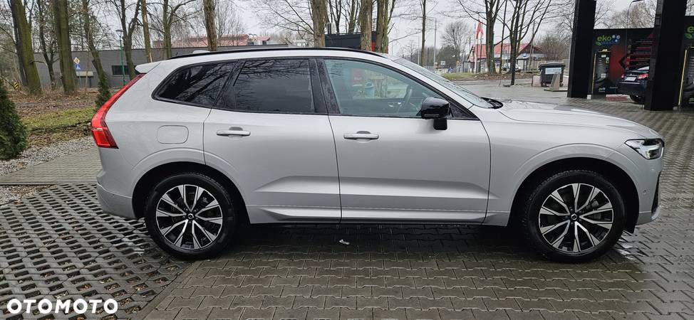 Volvo XC 60 B4 B Plus Dark - 2