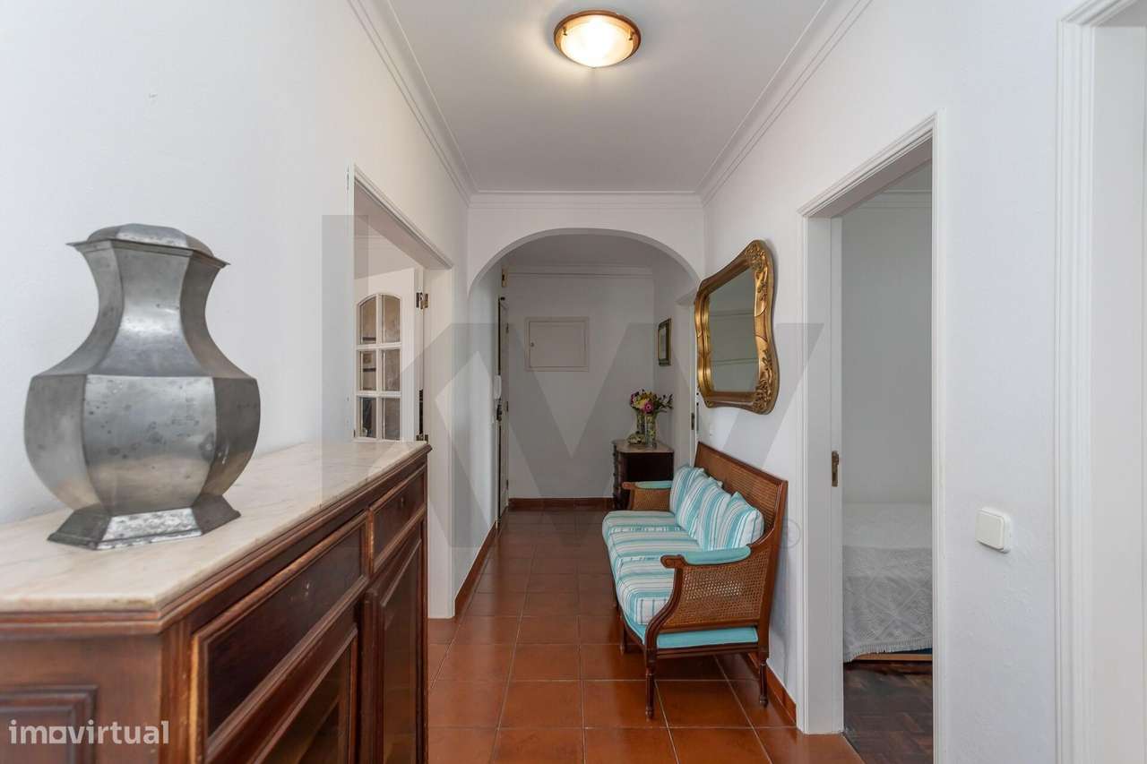 "Luz e Amplitude: O seu Novo T2 com Varanda no Coração de Carcavelos." - Grande imagem: 3/22