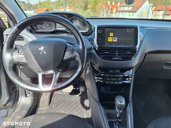 Peugeot 208 1.2 PureTech Allure S&S EAT6 - 15