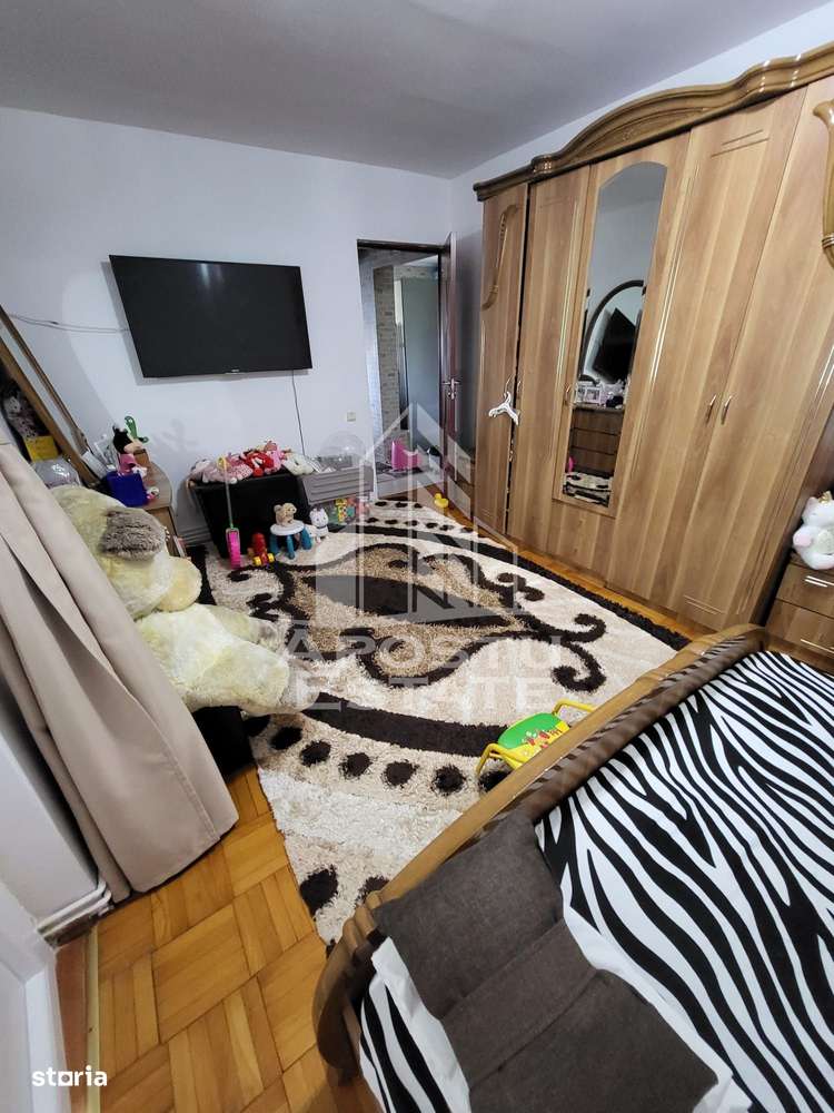 Apartament cu 2 camere, centrala proprie, zona Lipovei - Imagine principală: 5/8