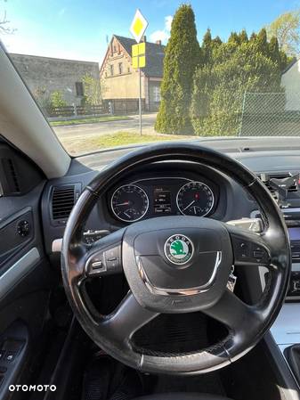 Skoda Octavia Scout 2.0 TDI DPF - 10