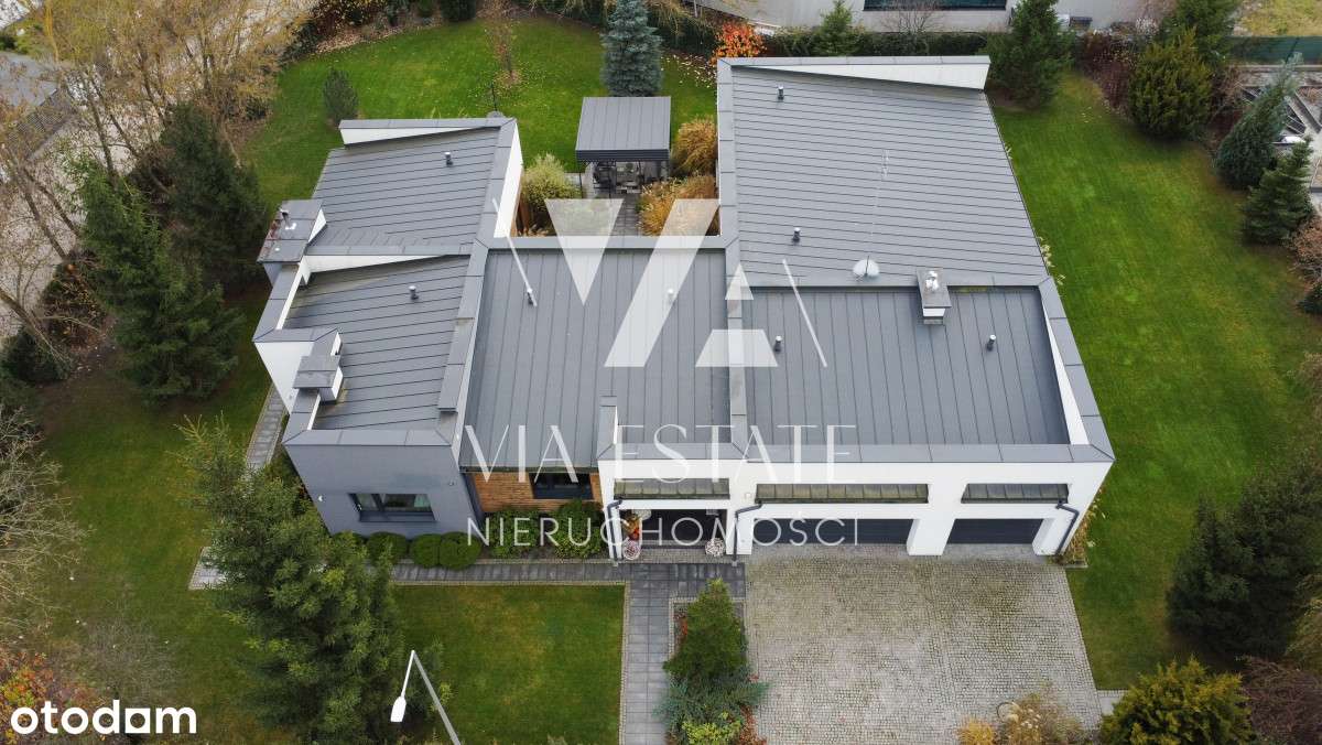 Parterowy nowoczesny dom w Konstancinie I 305m-16