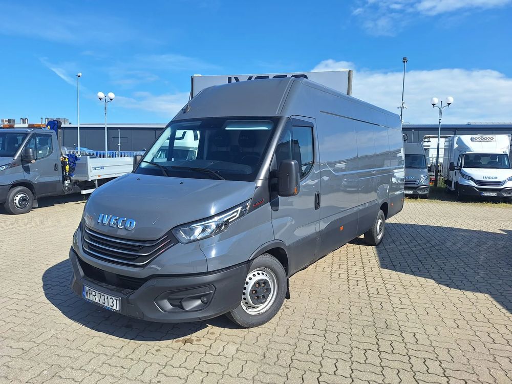 Iveco Daily 35S18 HiMatic furgon 16m blaszak automat FV23% MAXI Daily furgon 35S18 Manual 3 litry 180KM Krajowy MAXI długi 16m