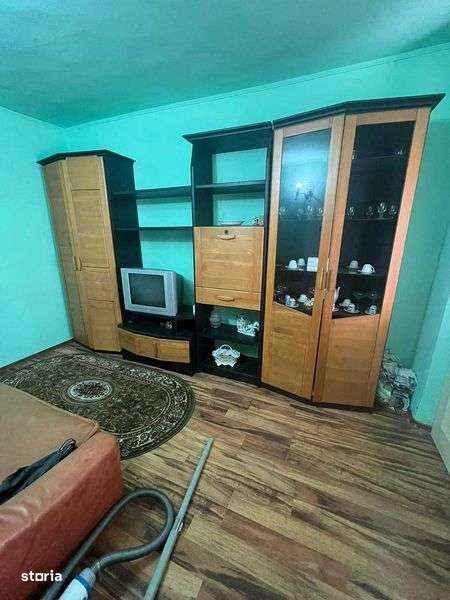 Casa de Locuit cu Teren si Curte Mare - Imagine principală: 5/8