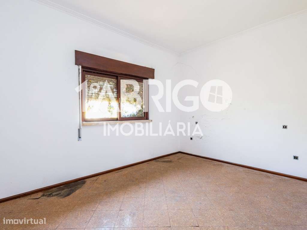 Moradia T4, perto do centro da cidade da Marinha Grande-18