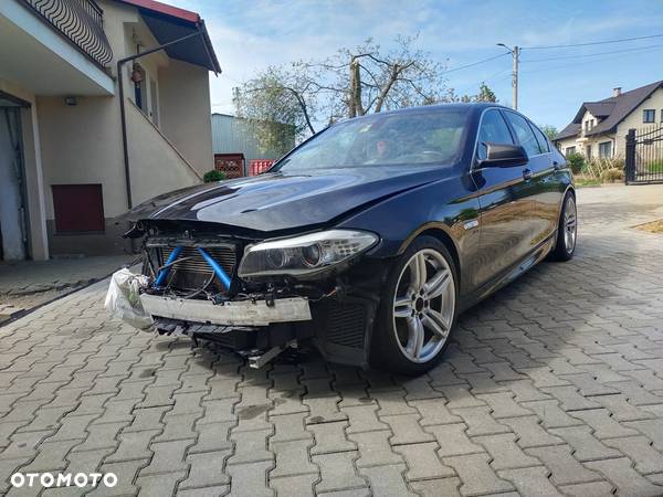 BMW Seria 5 550i - 8