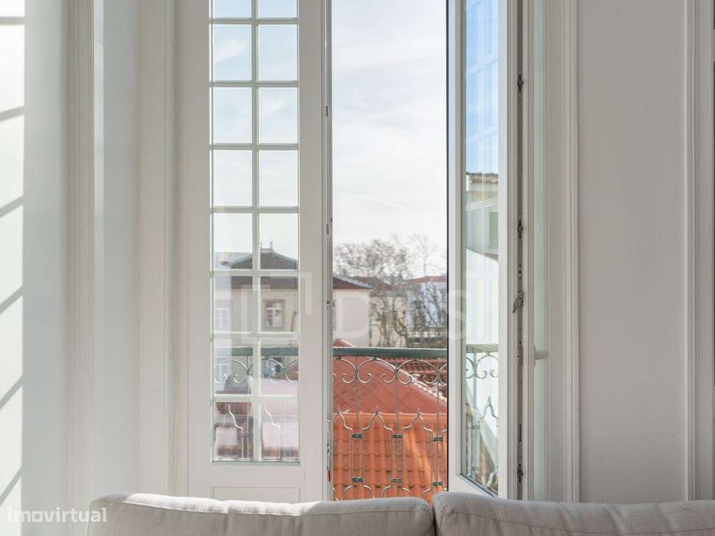 Apartamento T2 com balconete, totalmente remodelado, no centro da P... - Grande imagem: 4/20