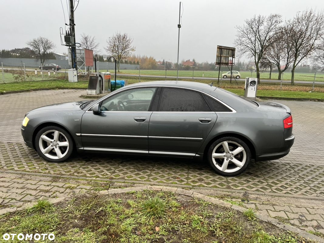 Audi A8 - 4