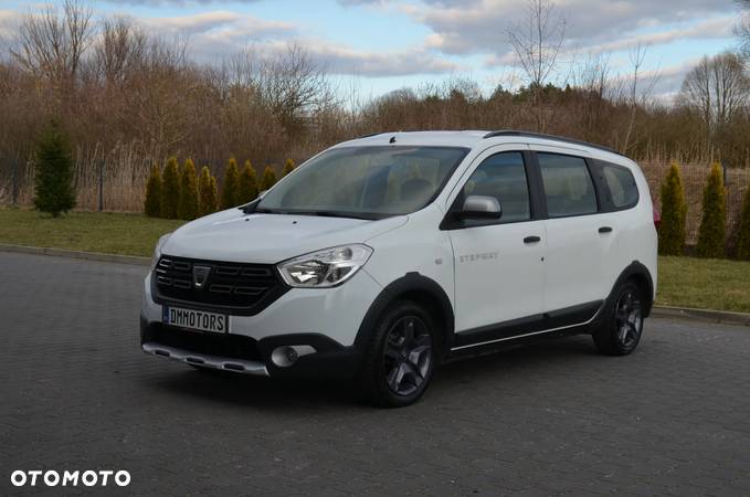 Dacia Lodgy SCe 100 Stepway - 29