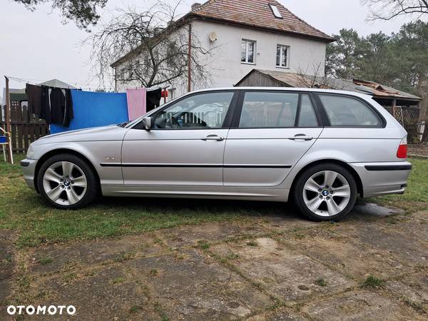 BMW Seria 3 318i - 4