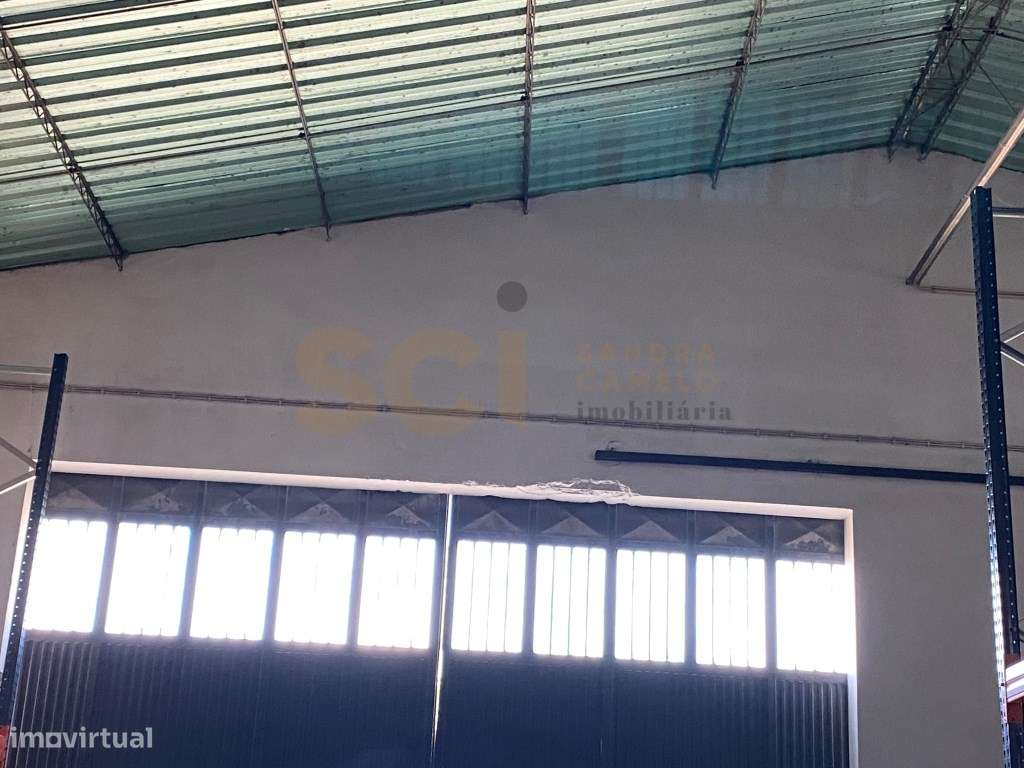 Armazém em Vila Nova de São Bento, com cerca de trezentos metros qu...-10