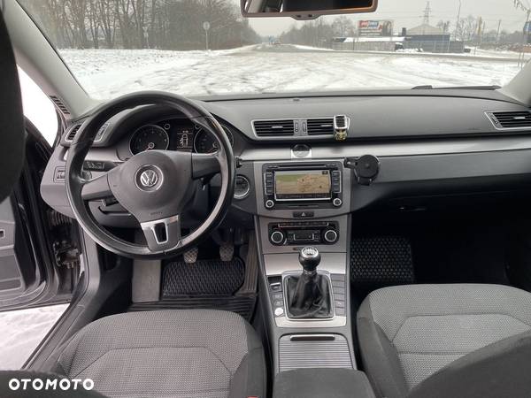 Volkswagen Passat 1.8 TSI Comfortline - 11