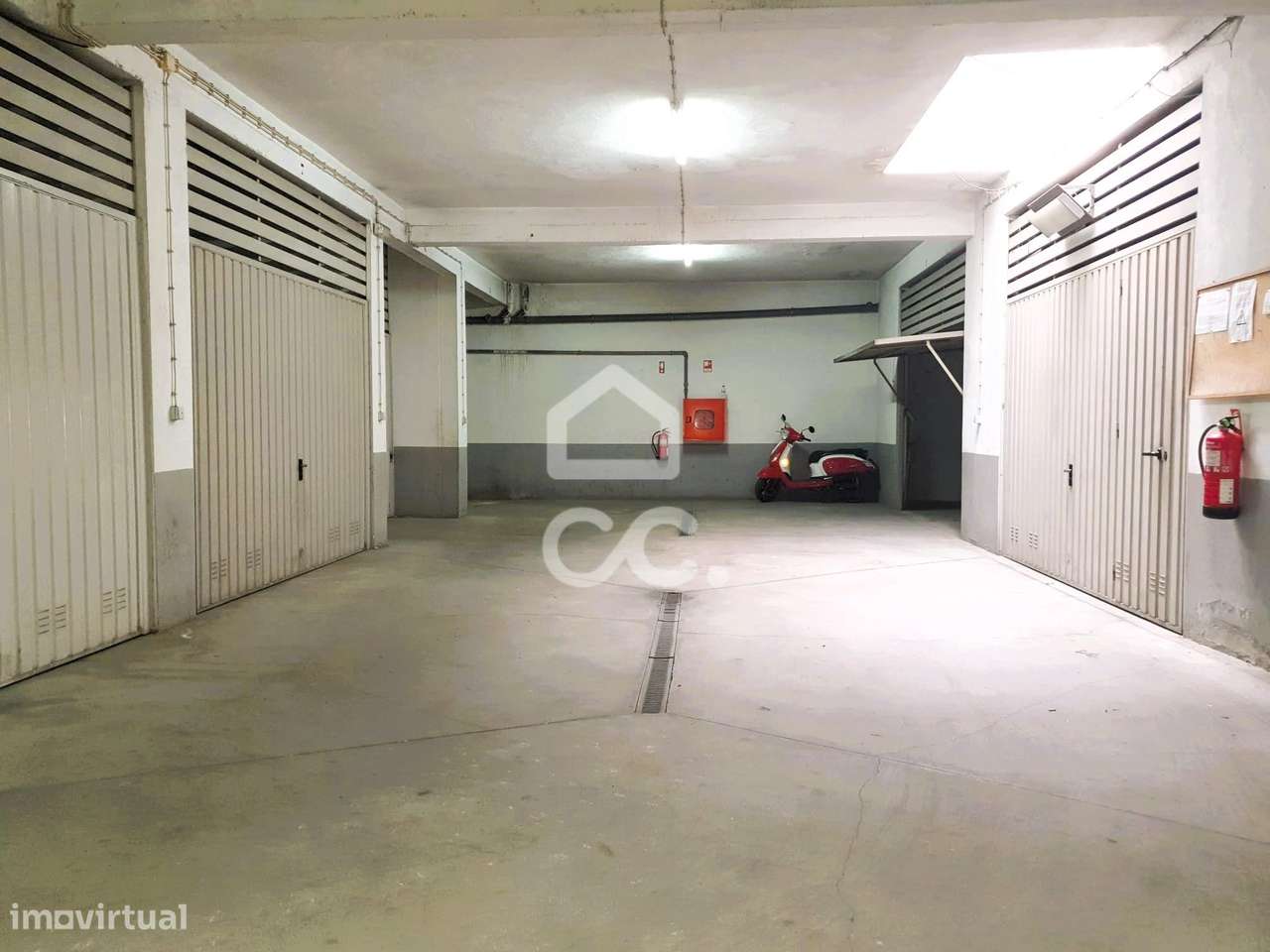 Garagem ampla em Setúbal-5