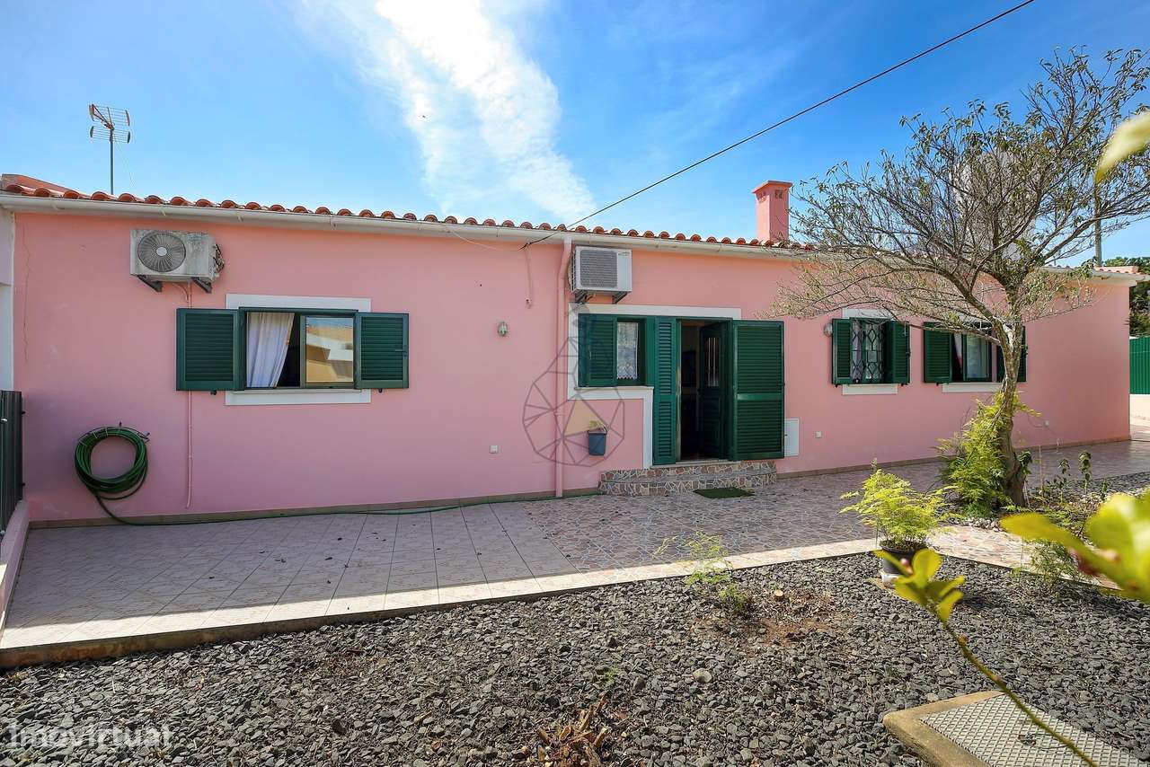 Moradia Térrea com 4 Quartos e Garagem - Portimão - Grande imagem: 1/40