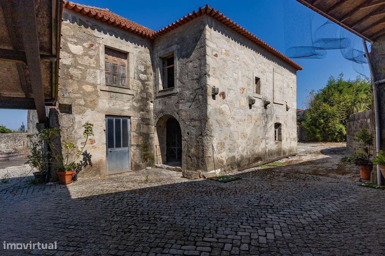 Quinta T3+2 com terreno e potencial de construção em Matosinhos-11