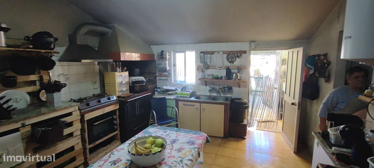 Casa de Habitação com Grande Terreno a 9 minutos da Figueira-13