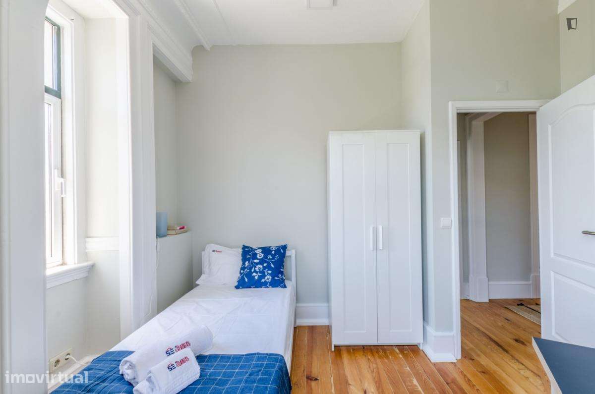 Quarto - localizado em Arroios Lisbon - Grande imagem: 4/20