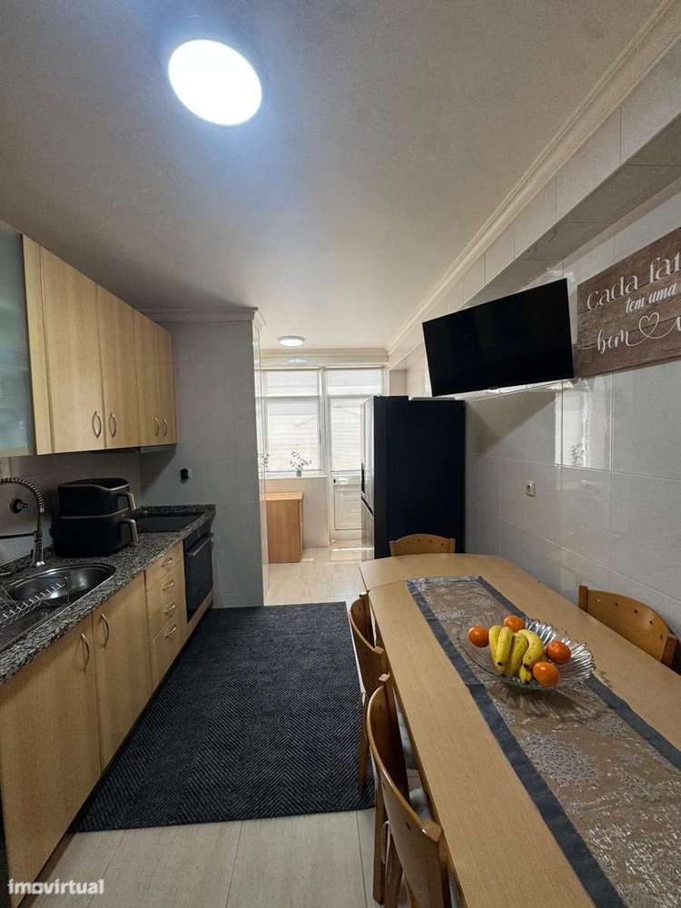 Apartamento T 3 em bom estado próximo Praia vila Cha-7