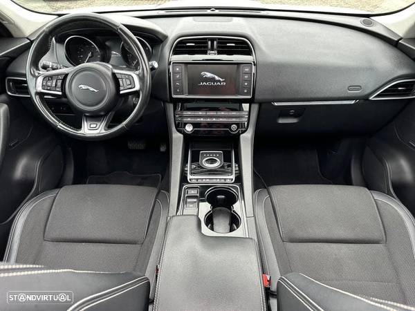 Jaguar F-Pace 2.0 i4D Portfolio Aut. - 12