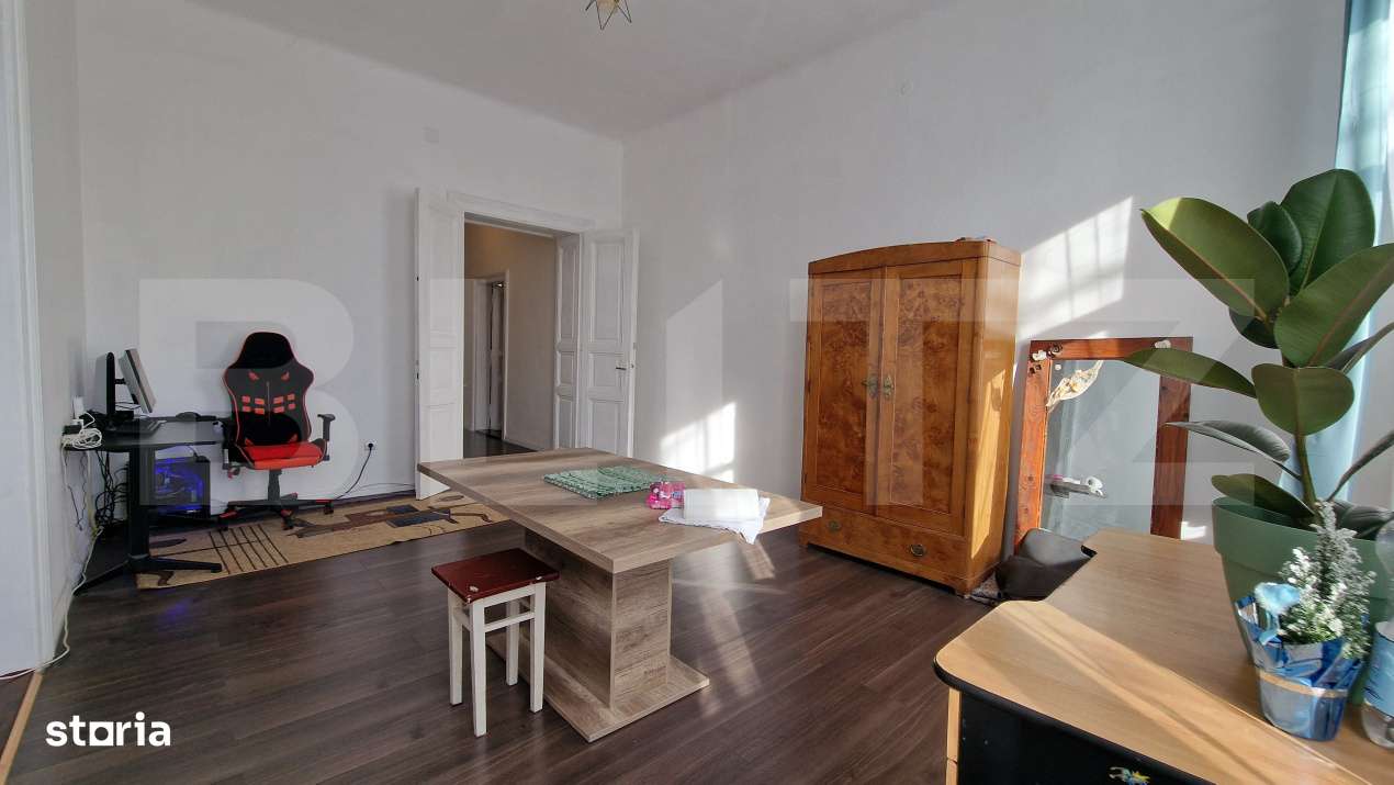 Apartament cu vedere spectaculoasa, lumina naturala si farmec istoric - Imagine principală: 4/8