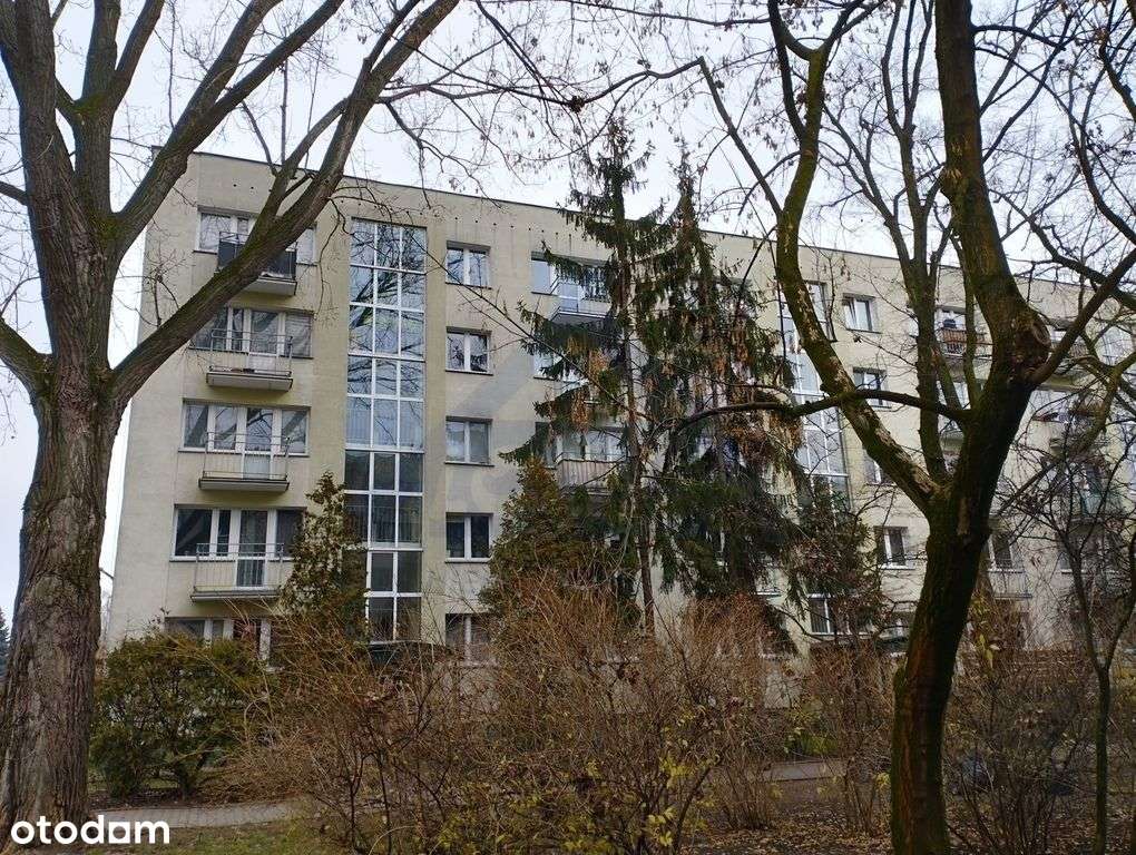 Sprzedam trzykpokojowe mieszkania Warszawa Stegny-1