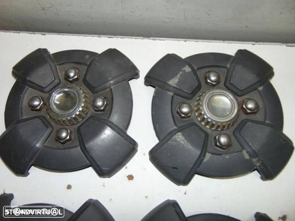 Datsun 100A tampões de roda - 2