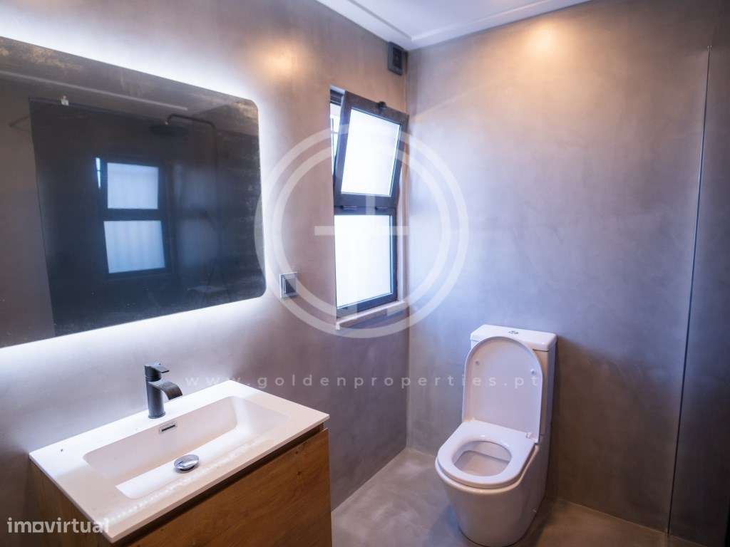 Invista na sua casa de sonho! Moradia T5 em Quarteira, perto da Pra...-16