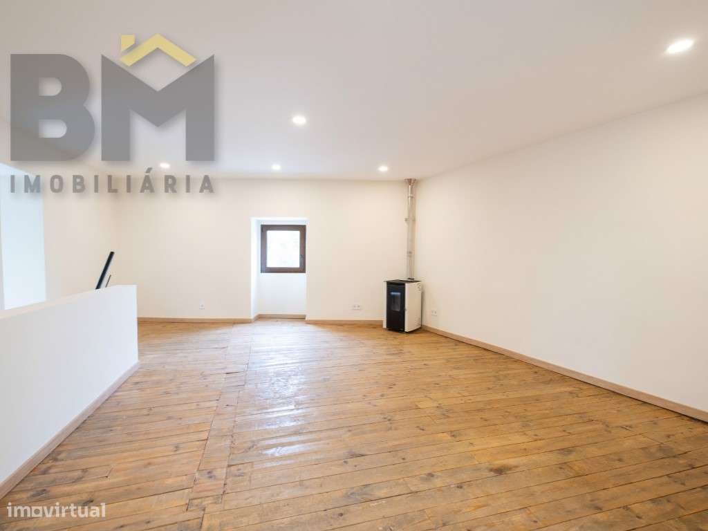 Moradia em Póvoa de Rio de Moinhos completamente renovada em 2024-6