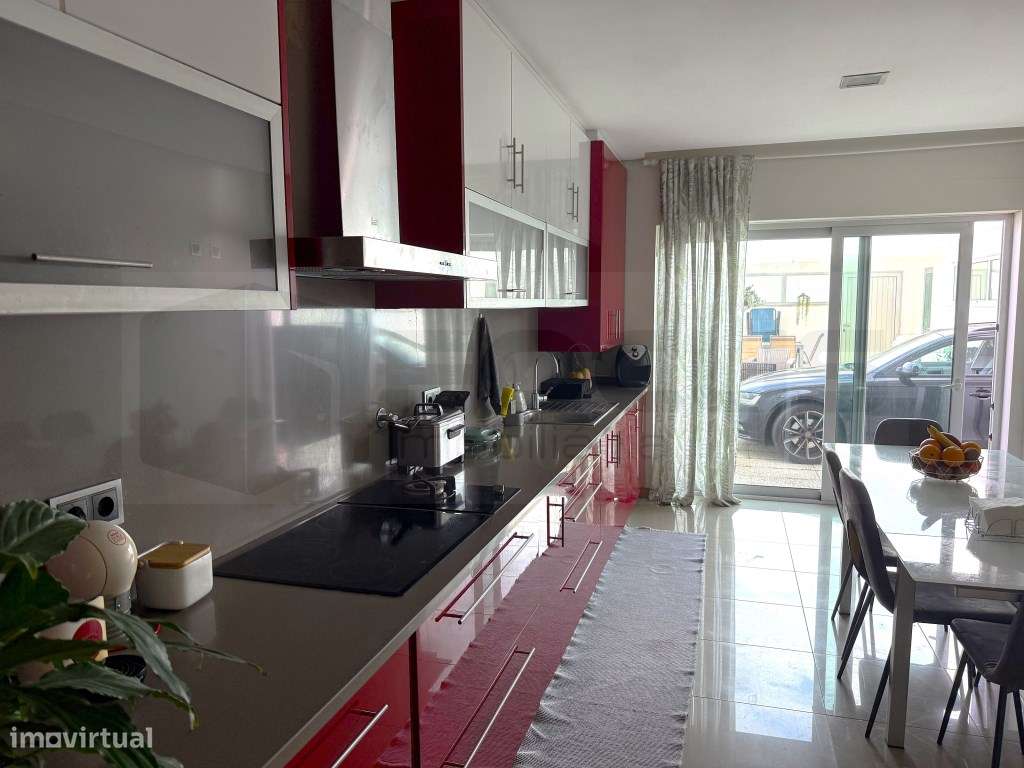 Moradia com design vanguardista, junto á ria - Gafanha da Encarnaçã... - Grande imagem: 4/28