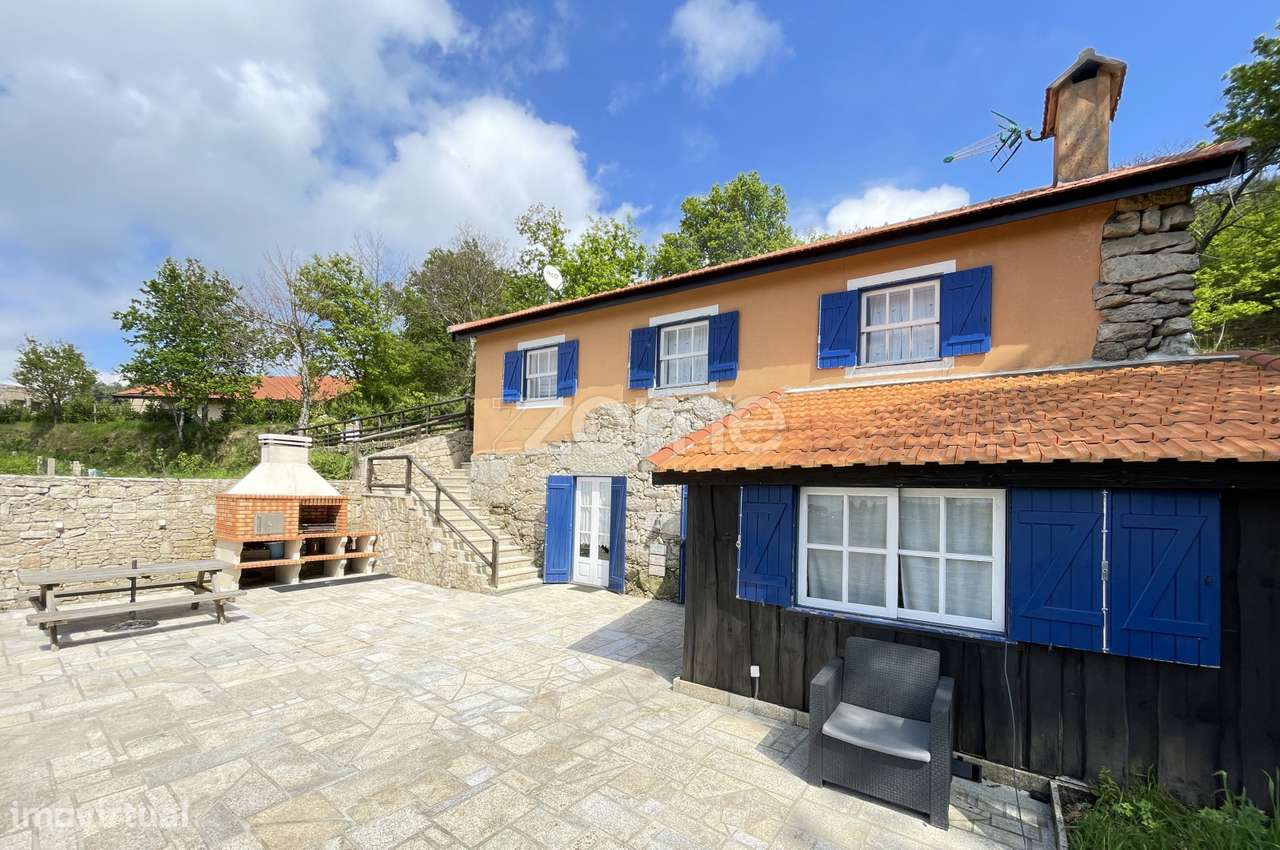 Moradia T3 com 505 m2 de terreno, em Cinfães do Douro, Cádiz. - Grande imagem: 2/38