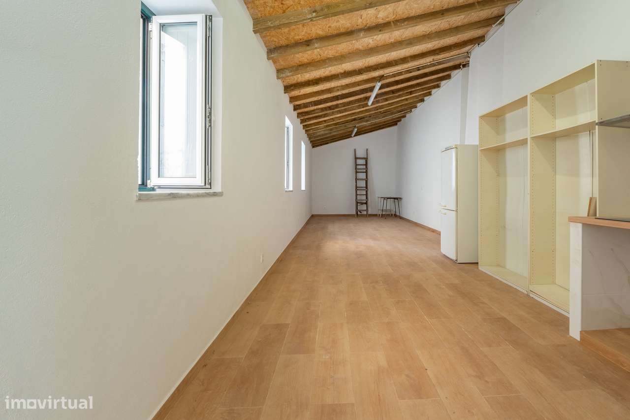Loft com enorme potencial de transformação-2