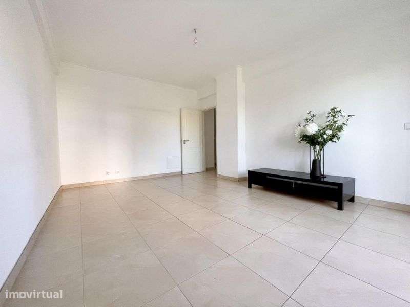 Apartamento T2 em Odivelas - Grande imagem: 5/10