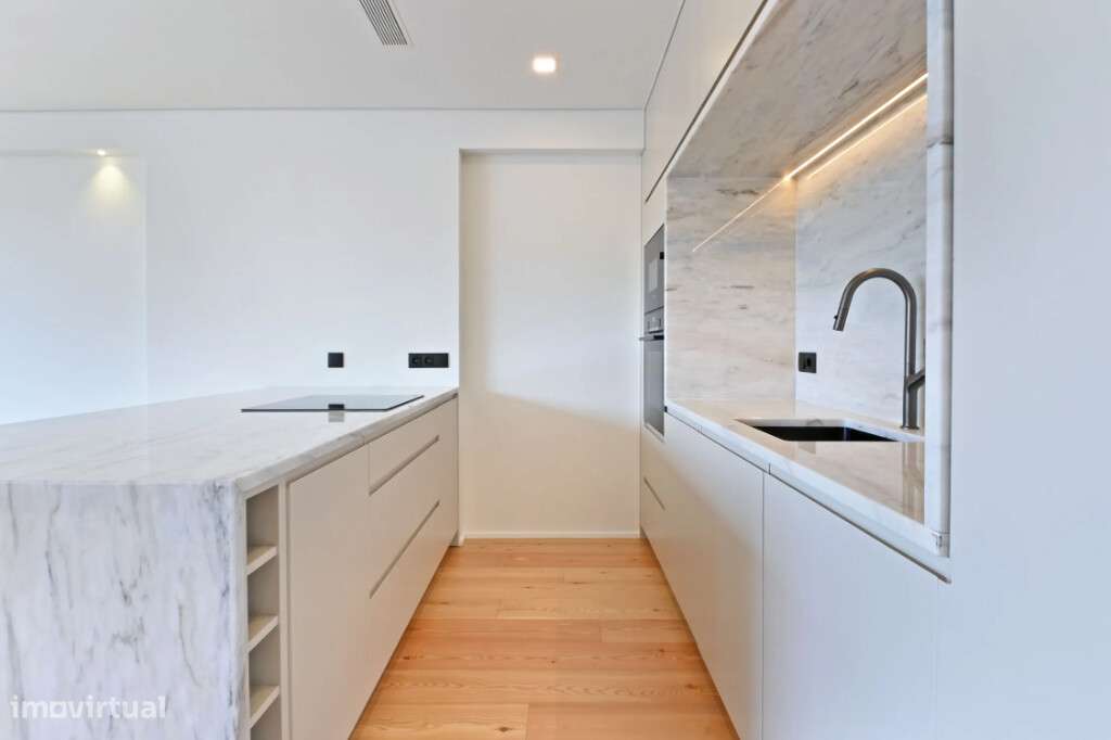 T2 Creixomil - Excelente Construção - Grande imagem: 2/7