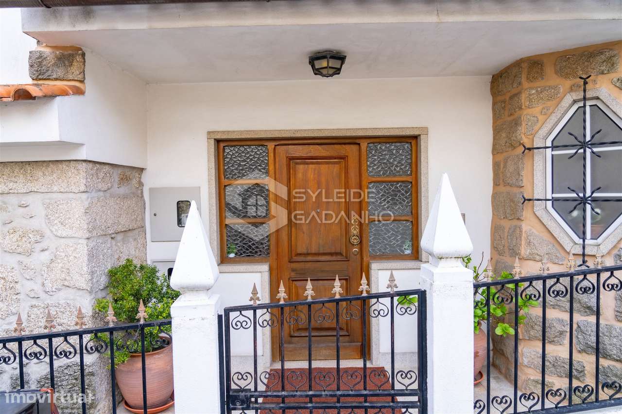 Moradia Isolada T8 Venda em Cantar-Galo e Vila do Carvalho,Covilhã-1