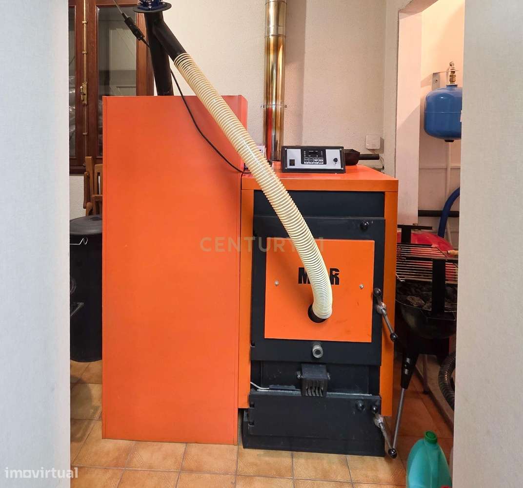 Moradia situada em Beire / Paredes-48