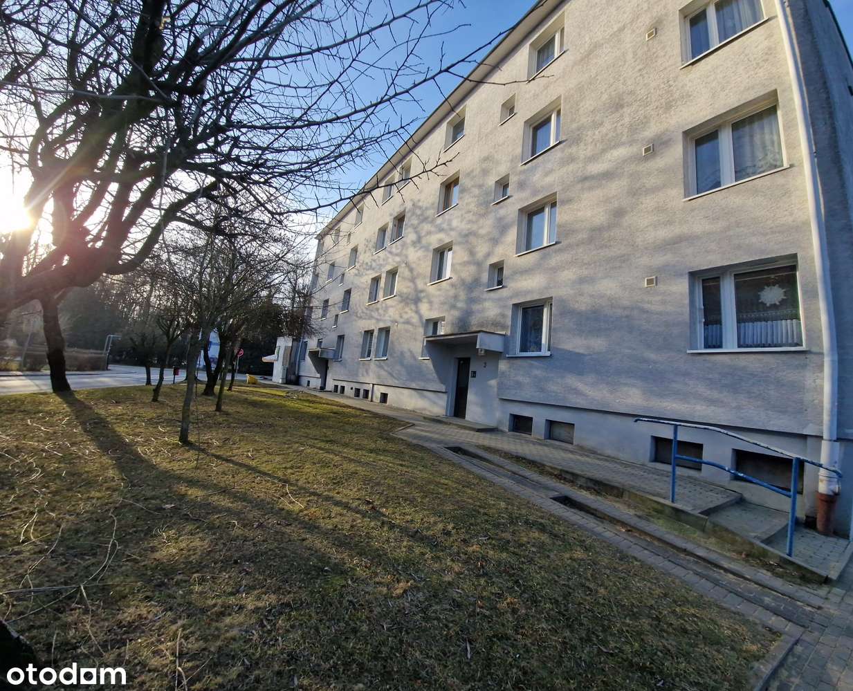 Mieszkanie 3 pok., ul. Szpitalna c . 290 000 zł + garaż c.55 000 zł-12